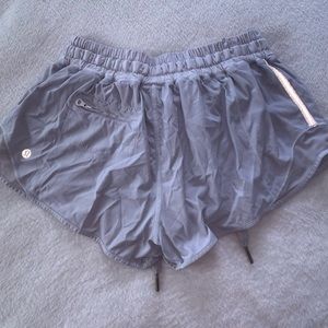 Lululemon hotty hots, size 6